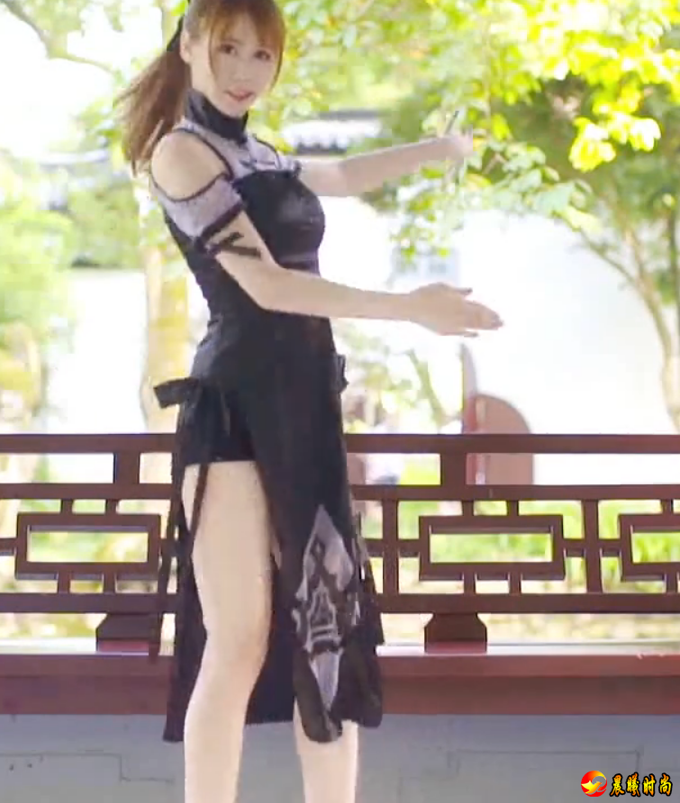 全网最甜《桃花旗袍》，小姐姐穿旗袍好身材藏