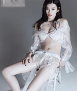 2017《男人装》封面女神 性感尤物呈现视