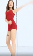 红衣包臀裙美女室内热舞，火热无比！