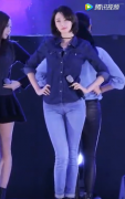 牛仔美女火辣热舞，舞美人更美