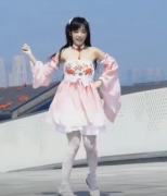 宅舞《极乐净土》粉裙小美女
