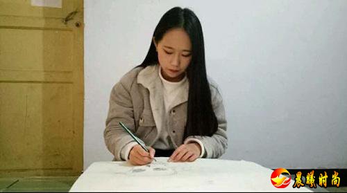 女大学生为记住人体结构手绘解剖图 太逼真了！