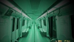 地铁的管理人员才派人下去检查