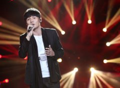 更被踢爆这次参加《我是歌手》演唱的原创歌曲《模特》就是写给巨乳嫩模女友