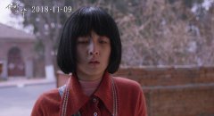 海报中张子枫神情透露着一股低落与忧伤