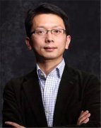 我相信明岩比我更有能力带领大家继续走下去
