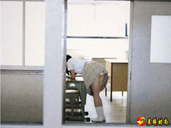 窥探日本校园青春期少女的性萌动
