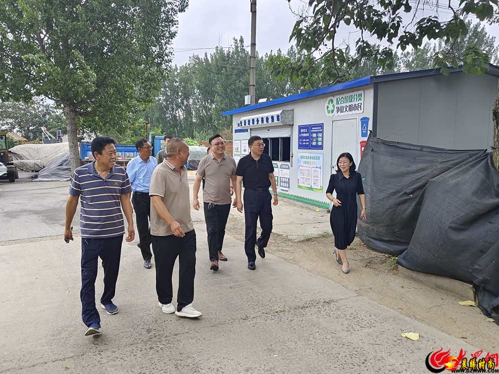 红石崖街道共发动机关干部、党员、网格员、志愿者、群众 500 余人次