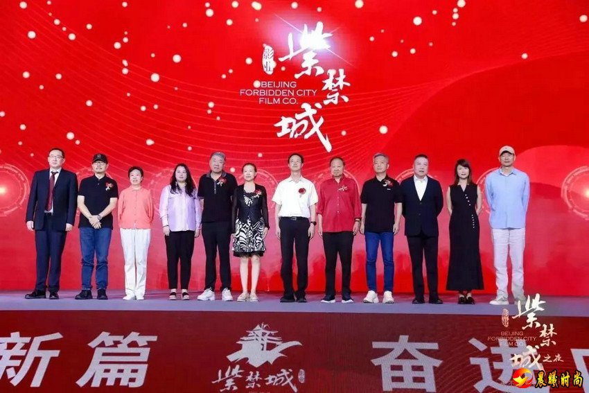 流行的题材+全新的类型融合之后
