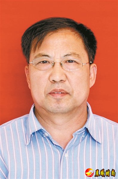 他勤勉敬业、务实重干