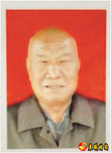 带动本村及周边260余户贫困户 02 王鹏