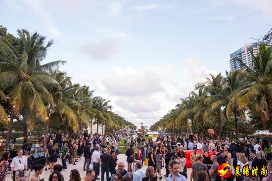 2015迈阿密海滩巴塞尔艺术展。图片：Courtesy Art Basel。