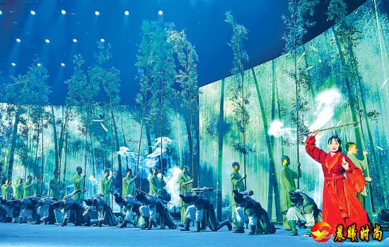 　图为中方节目《武韵华章》，着重展示少林功夫，将武术、音乐、舞蹈完美融合。(记者 沈剑奇 摄)