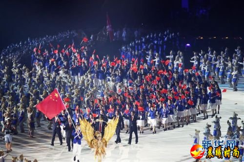 泰国一支少年足球队12名11至16岁的男队员和1名男教练员在洞穴探险时遭遇洪水被困