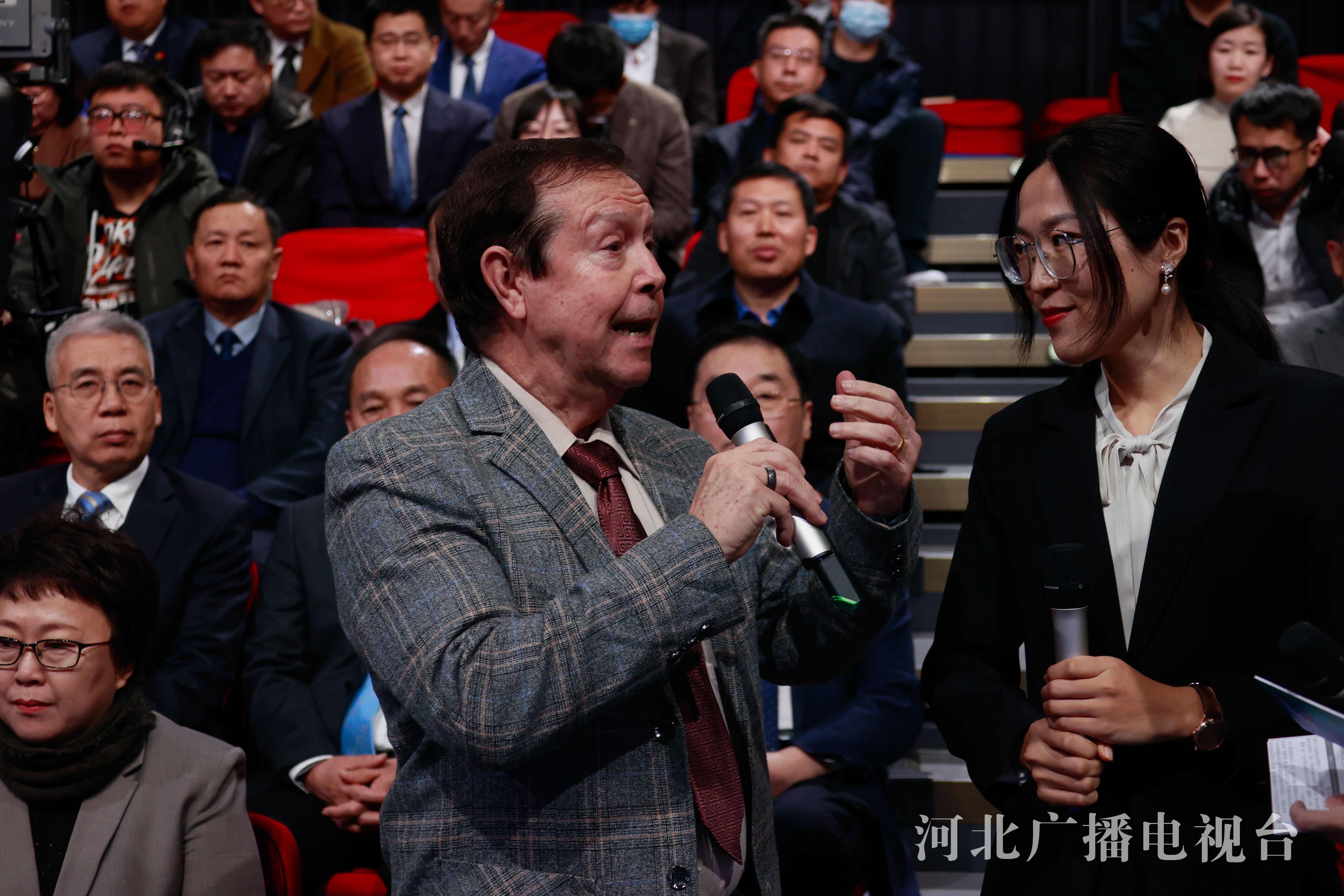 面向世界展现可信、可爱、可敬的中国形象