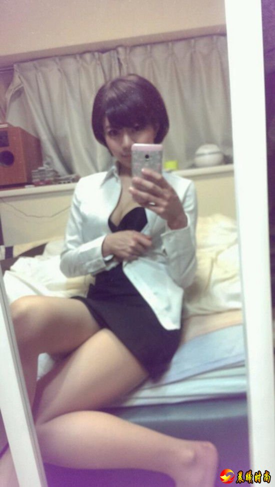 美少女们的各式各样自拍姿势让宅男都兴奋不已了! 前几日日本举行第一届写真偶像自拍选举大赛