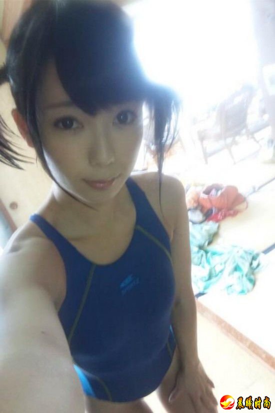 美少女们的各式各样自拍姿势让宅男都兴奋不已了! 前几日日本举行第一届写真偶像自拍选举大赛