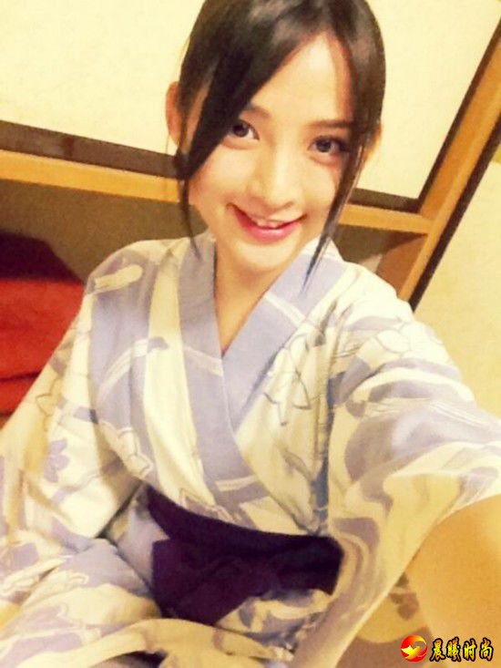 美少女们的各式各样自拍姿势让宅男都兴奋不已了! 前几日日本举行第一届写真偶像自拍选举大赛