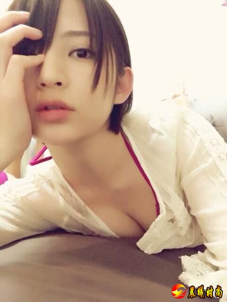 美少女们的各式各样自拍姿势让宅男都兴奋不已了! 前几日日本举行第一届写真偶像自拍选举大赛