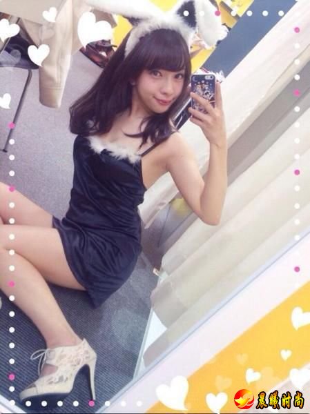 美少女们的各式各样自拍姿势让宅男都兴奋不已了! 前几日日本举行第一届写真偶像自拍选举大赛