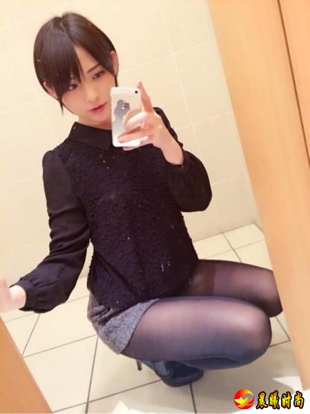 美少女们的各式各样自拍姿势让宅男都兴奋不已了! 前几日日本举行第一届写真偶像自拍选举大赛
