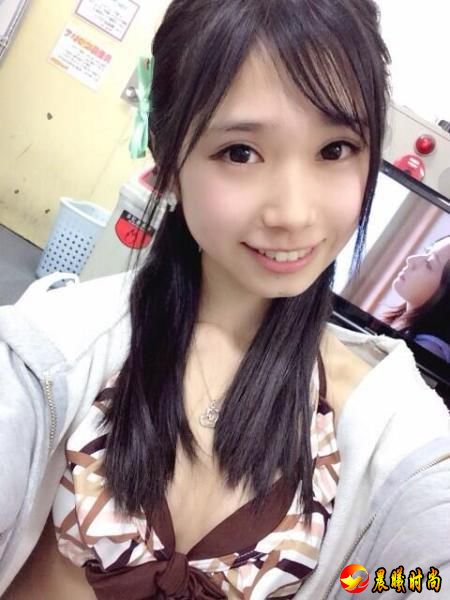 美少女们的各式各样自拍姿势让宅男都兴奋不已了! 前几日日本举行第一届写真偶像自拍选举大赛