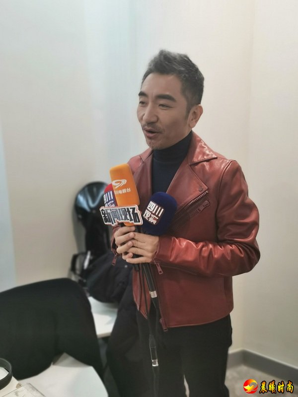 冬至“花正开”丨新年福利 李宇春、霍尊、阿兰的祝福正向你靠近