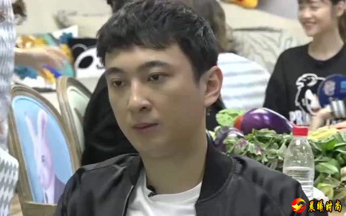  1.金晨私下性格就是有点男孩子气的小女生