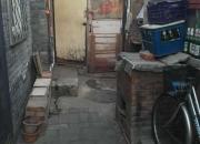 三面“借墙”盖房苦了同院街坊 影响居民出行又
