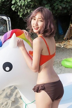 许庆伶海边性感内衣樱桃唇勾魂御姐诱惑图片展