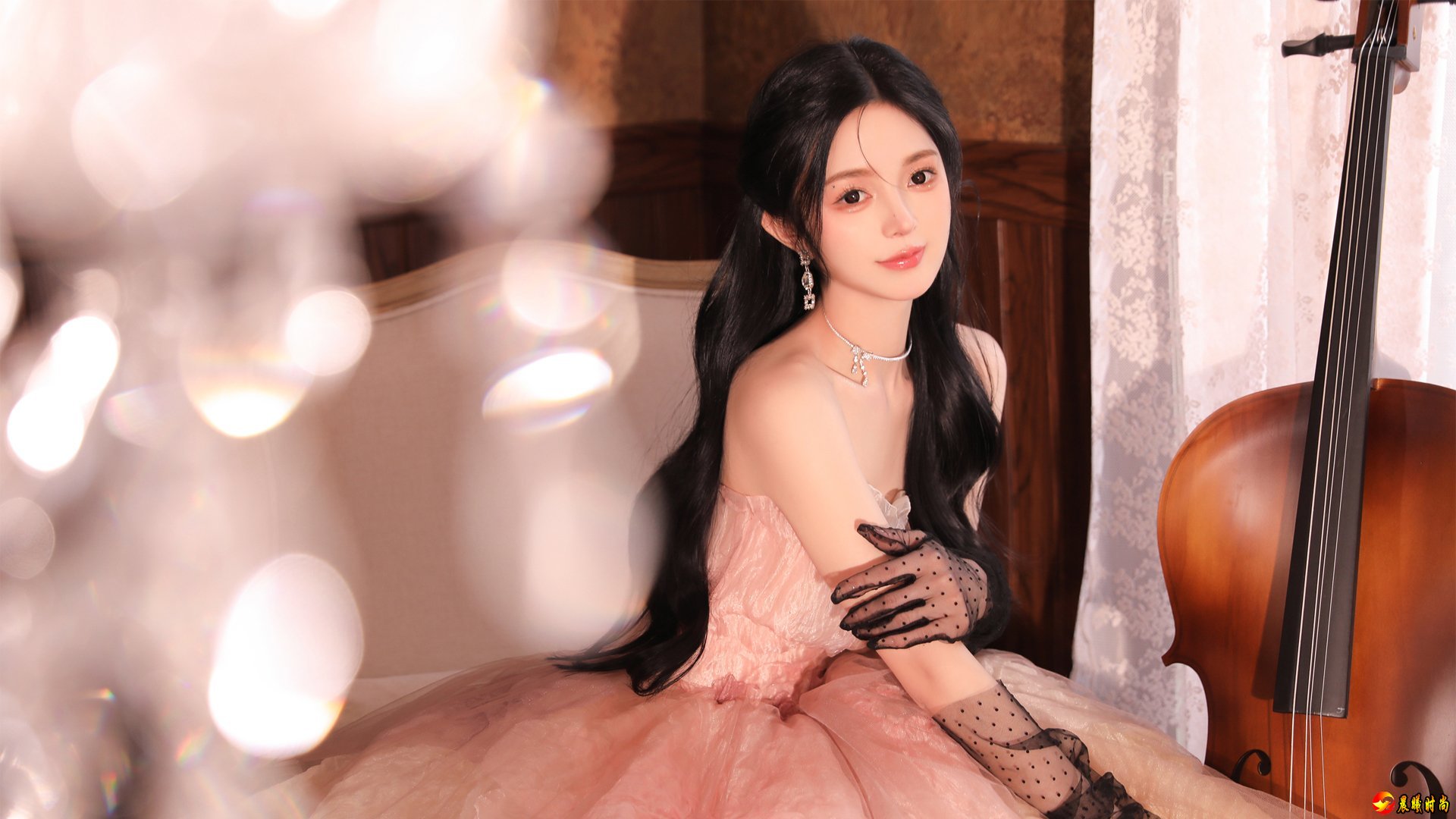 美女 长发 黑色蕾丝手套 粉色裙子 清纯养眼美女壁纸