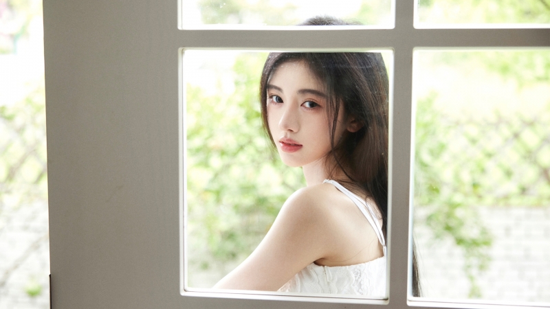 <b>小清新美女 窗 鞠婧祎 高清美女壁纸</b>