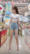 大长腿的美女，竟然在超市跳尬舞？