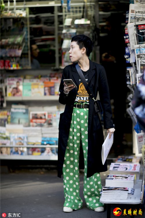不过比她衣品还高的是她的婆婆戴安娜王妃