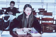 偶尔开过的渔船