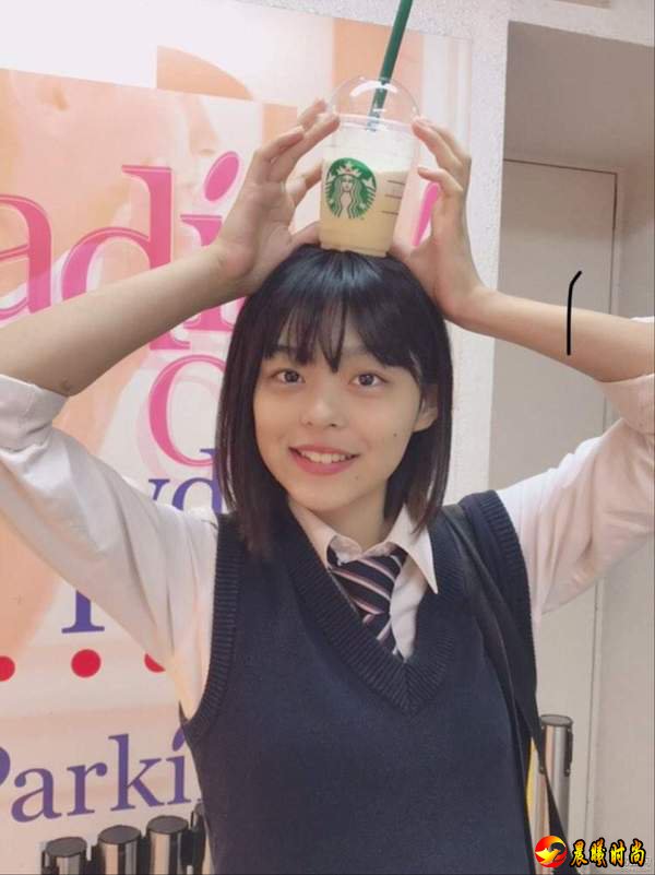 全都是00后的萌妹子