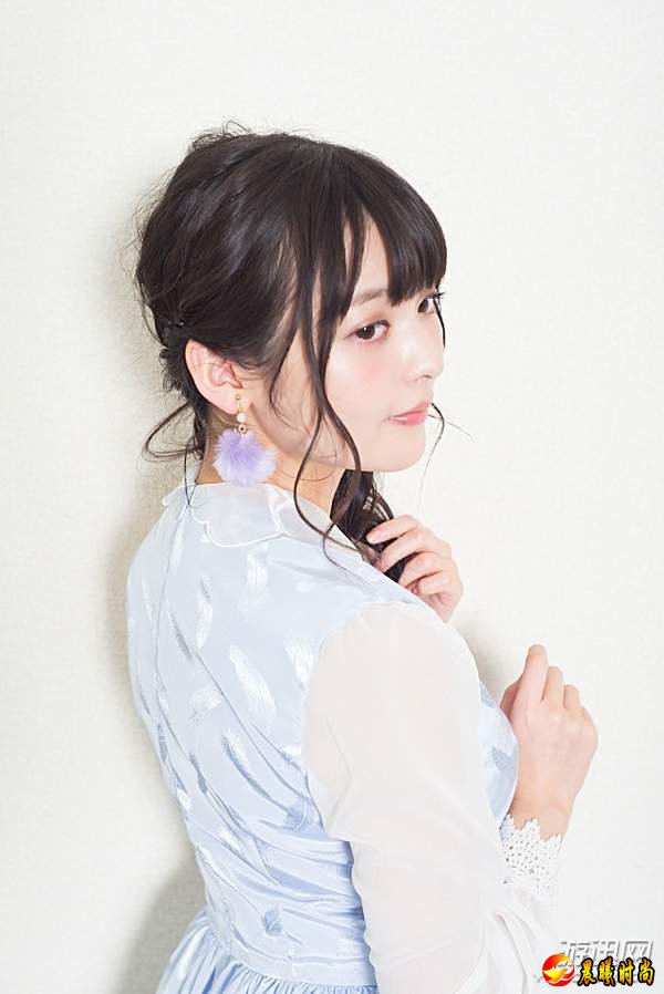 上坂堇为其中的角色“莉莎”配音