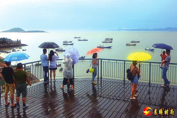 　　细雨润渔村。　　张屹　摄