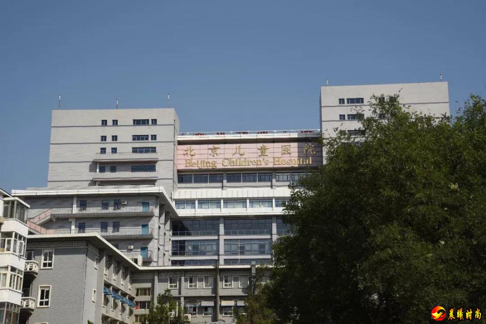 北京儿童医院信息中心在巡检过程中发现门诊楼地下一层LED大屏幕被人损坏