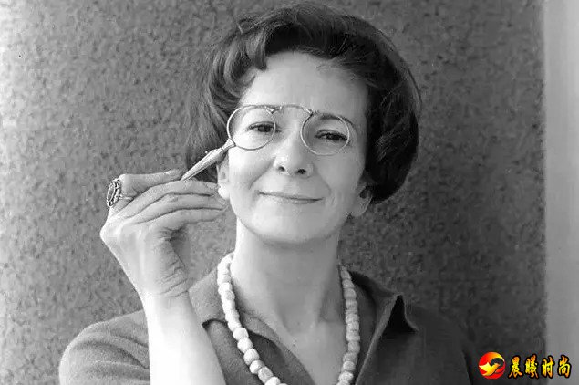 波兰女诗人 1996年荣获诺贝尔文学奖 026 一个人活着