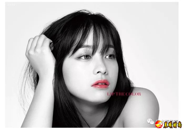 桥本小天使彻底变了一个风格！ 她担任了8月13日开始发售的彩色唇膏“LIP THE COLOR”的代言人