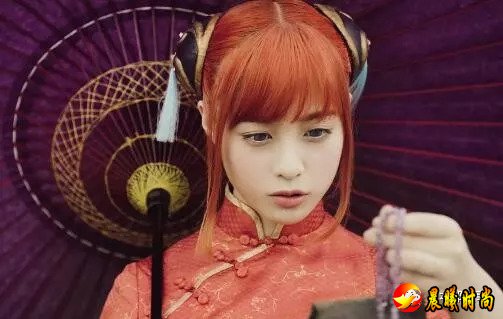 桥本小天使彻底变了一个风格！ 她担任了8月13日开始发售的彩色唇膏“LIP THE COLOR”的代言人