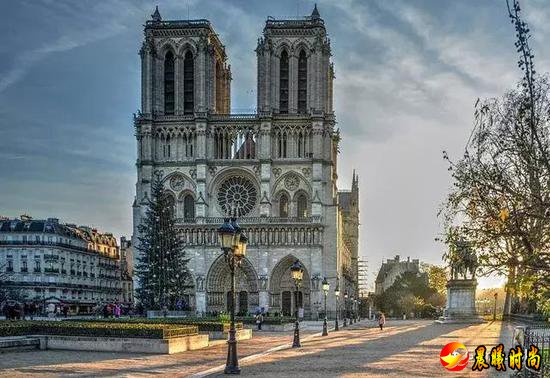 本文巴黎圣母院配图来源：Pixabay