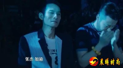  而李维嘉不仅在《歌手》节目中被网友发现暴瘦状态