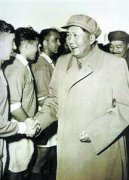 1960年他率領400多人的代表團訪問緬甸