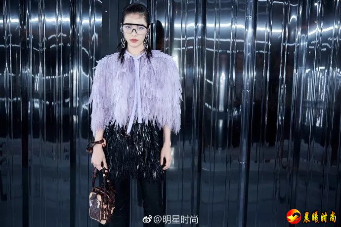 今秋最火的4个颜色，穿上秒变时髦精！(图20)