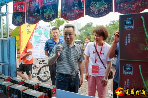 乐邦龟蛇酒亮相洞庭渔歌文创周展销活动 ——以非遗匠心助力健康中国