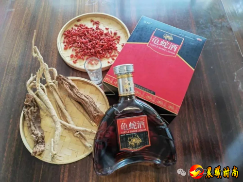 乐邦龟蛇酒亮相洞庭渔歌文创周展销活动 ——以非遗匠心助力健康中国